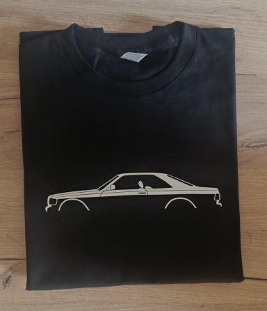 T-Shirt Mercedes W126 SEC Schwarzes T-Shirt mit Silhouette eines Mercedes Benz W126 SEC