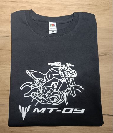 T-Shirt Yamaha MT-09 Schwarzes T-Shirt mit weißem MT-09 Motorraddesign.