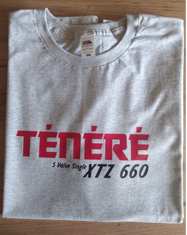 T-Shirt Yamaha Tenere 660 Graues T-Shirt mit dem Aufdruck "TÉNÉRÉ 660 XTZ".