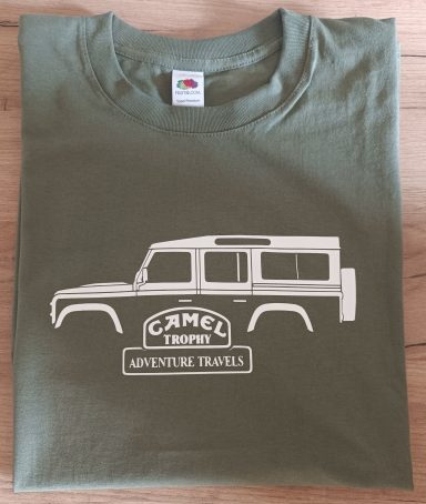 T-Shirt Land Rover Defender Camel Trophy olivgrünes T-Shirt mit Land Rover Defender und Camel Trophy Logo