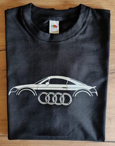 T-Shirt Audi TT mit Ringe Schwarzes T-Shirt mit Silhouette eines Audi TT und Audi Ringe