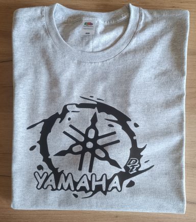 T-Shirt Yamaha Logo / DT T-Shirt mit coolem Yamaha Logo und kleinem DT Schriftzug