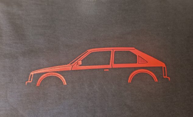 T-Shirt Opel Kadett GTE schwarzes T-Shirt mit Silhouette eines Opel Kadett D GTE