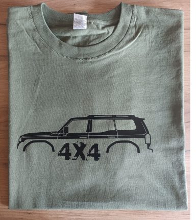 T-Shirt Toyota Land Cruiser J250 T-Shirt mit Silhouette von Toyota Land Cruiser J250