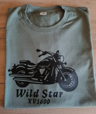 T-Shirt Yamaha XV1600 olivgrünes T-Shirt mit Silhouette einer Yamaha XV1600 Wild Star