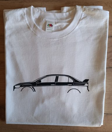 T-Shirt Mitsubishi Lancer EVO X weißes T-Shirt mit Silhouette von Mitsubishi Lancer EVO 10